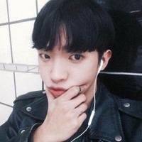 听歌的男生头像