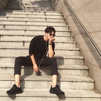 听歌的男生头像