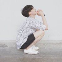 穿衬衫的男生头像