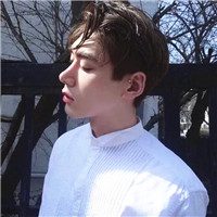 穿衬衫的男生头像