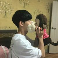 穿衬衫的男生头像