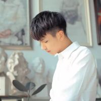 穿衬衫的男生头像