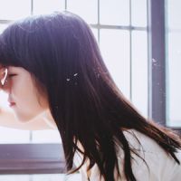穿白t恤的情侣头像