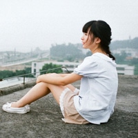 穿裙子的女生头像