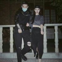 穿潮牌的情侣头像