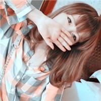 穿格子衫的女生头像