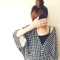 穿格子衫的女生头像