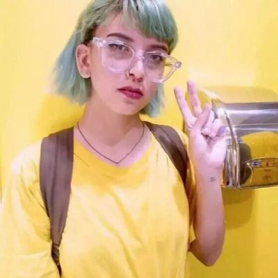 逗比女神经的头像欧美