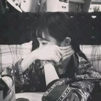 微信头像女黑白个性