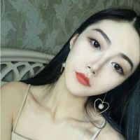 穿吊带女生头像