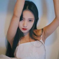 穿吊带女生头像
