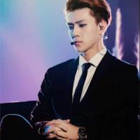 穿西服的男生头像