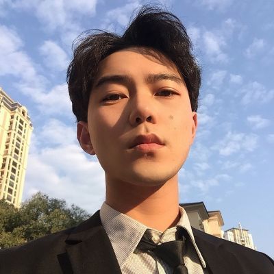 穿西服的男生头像