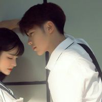 穿校服的qq情侣头像