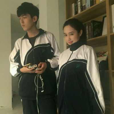 穿校服的qq情侣头像