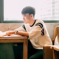 穿校服的qq情侣头像