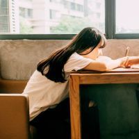 穿校服的qq情侣头像