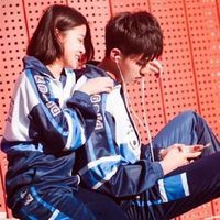 穿校服的qq情侣头像