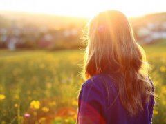 关于泪水的个性签名 女人的泪水说说