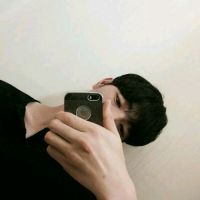 穿黑色衣服的男生头像