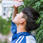 穿校服的男生头像 穿校服的男生图片帅气