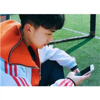 穿校服的男生头像