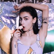 欧美搞怪女生头像吧 欧美女生头像搞怪原宿