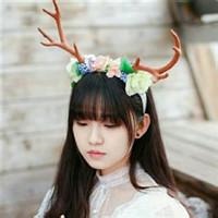 带鹿角女生头像
