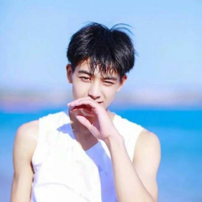 微笑男生高清头像