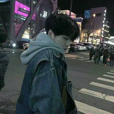 穿牛仔的男生头像