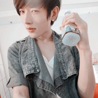 穿牛仔的男生头像