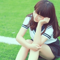 女生头像穿校服的