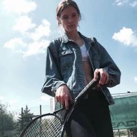穿牛仔衣服的欧美女生头像