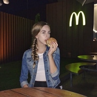 穿牛仔衣服的欧美女生头像