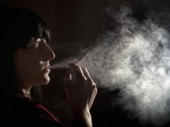 关于抽烟寂寞的说说