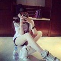 坐着的扣扣女生头像