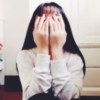 捂脸的女生头像