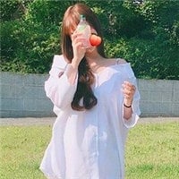 捂脸的女生头像