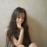 捂脸的女生头像