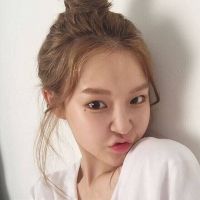 撅嘴女生可爱头像