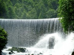 描写青山绿水的说说