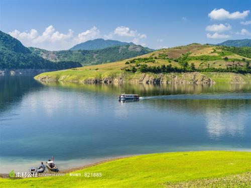 描写青山绿水的说说