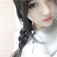 穿白色衣服梳马尾的女生头像