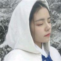 穿白色衣服梳马尾的女生头像