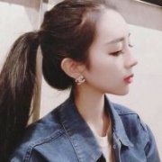 喜欢穿牛仔衣服的女生头像