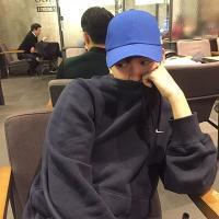 帅气戴帽子的男生头像