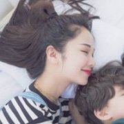 看不见正脸的情侣头像