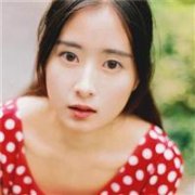 穿裙子的女生锁骨头像