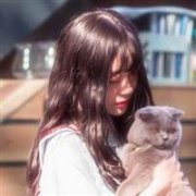 一个穿白色衣服的女生头像图片