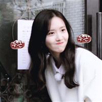 一个穿白色衣服的女生头像图片